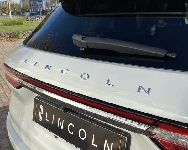 Білий Лінкольн Corsair, об'ємом двигуна 2 л та пробігом 78 тис. км за 27500 $, фото 12 на Automoto.ua