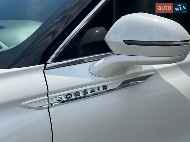Белый Линкольн Corsair, объемом двигателя 2 л и пробегом 38 тыс. км за 27500 $, фото 7 на Automoto.ua