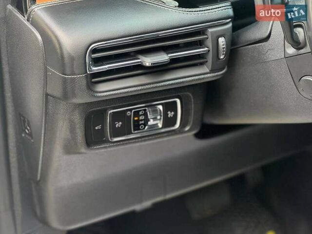 Белый Линкольн Corsair, объемом двигателя 2 л и пробегом 38 тыс. км за 27500 $, фото 12 на Automoto.ua