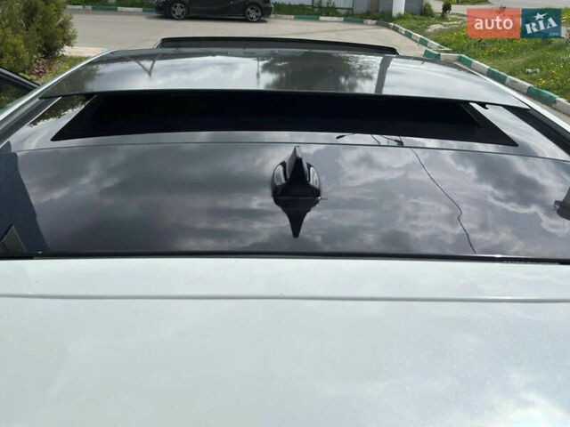 Белый Линкольн Corsair, объемом двигателя 2 л и пробегом 2 тыс. км за 30000 $, фото 4 на Automoto.ua