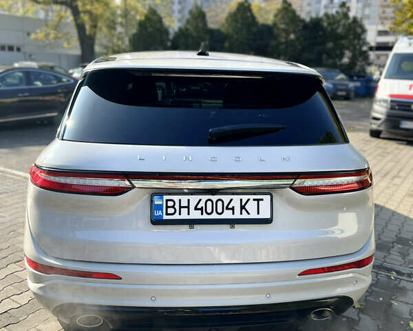 Белый Линкольн Corsair, объемом двигателя 2 л и пробегом 15 тыс. км за 34800 $, фото 4 на Automoto.ua