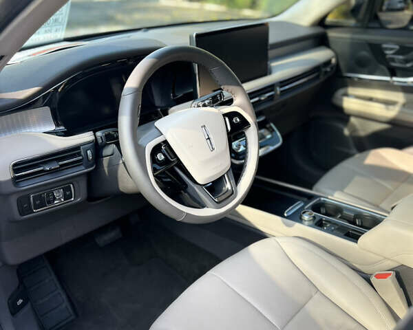 Белый Линкольн Corsair, объемом двигателя 2 л и пробегом 15 тыс. км за 34800 $, фото 12 на Automoto.ua