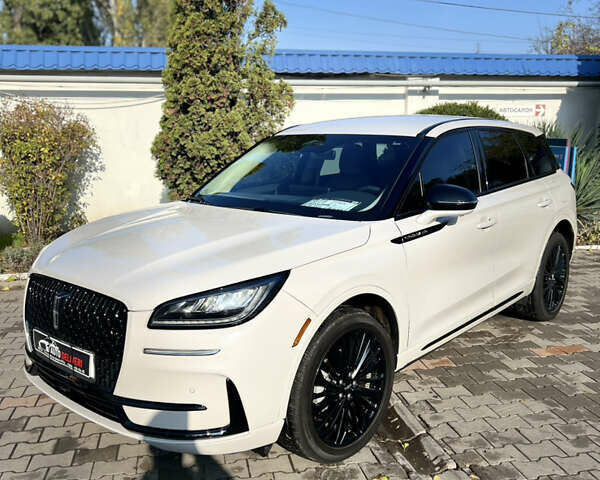 Белый Линкольн Corsair, объемом двигателя 2 л и пробегом 15 тыс. км за 34800 $, фото 3 на Automoto.ua