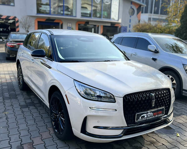 Белый Линкольн Corsair, объемом двигателя 2 л и пробегом 15 тыс. км за 34800 $, фото 6 на Automoto.ua