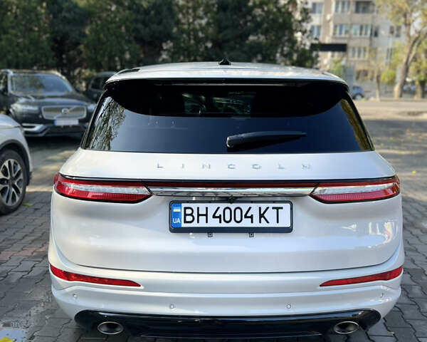 Белый Линкольн Corsair, объемом двигателя 2 л и пробегом 15 тыс. км за 34800 $, фото 8 на Automoto.ua