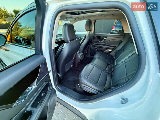 Білий Лінкольн Corsair, об'ємом двигуна 2.49 л та пробігом 23 тис. км за 36000 $, фото 30 на Automoto.ua