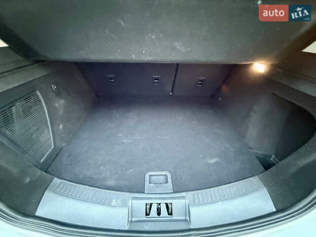 Білий Лінкольн Corsair, об'ємом двигуна 2.49 л та пробігом 23 тис. км за 36000 $, фото 24 на Automoto.ua