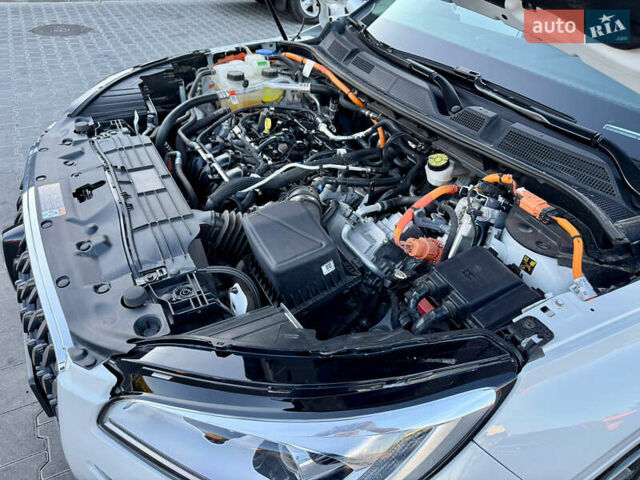 Білий Лінкольн Corsair, об'ємом двигуна 2.49 л та пробігом 23 тис. км за 36000 $, фото 27 на Automoto.ua