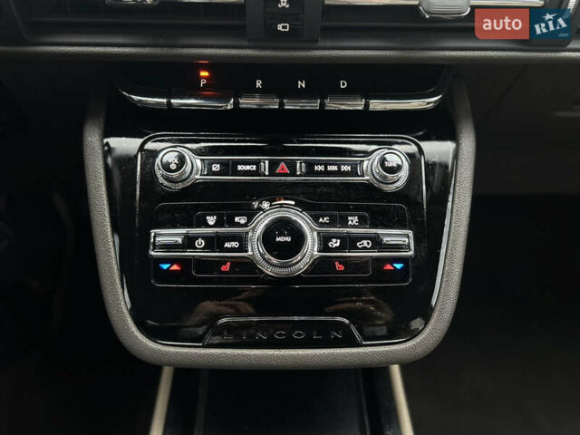 Бежевый Линкольн Corsair, объемом двигателя 2 л и пробегом 63 тыс. км за 25000 $, фото 13 на Automoto.ua