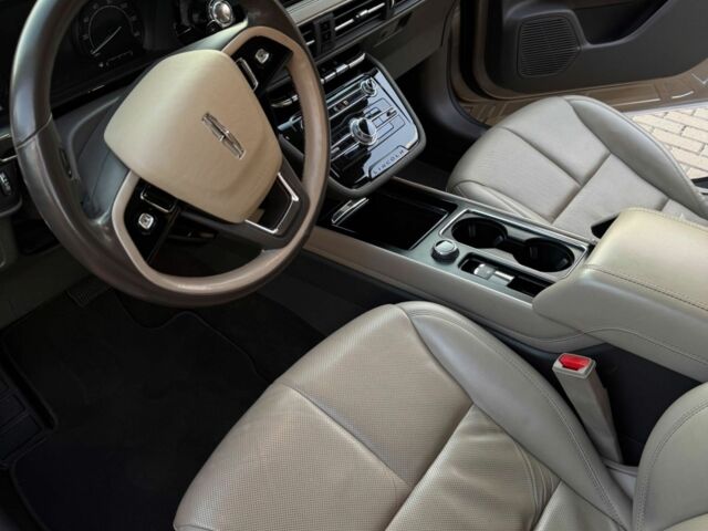 Бежевый Линкольн Corsair, объемом двигателя 2 л и пробегом 57 тыс. км за 25000 $, фото 10 на Automoto.ua