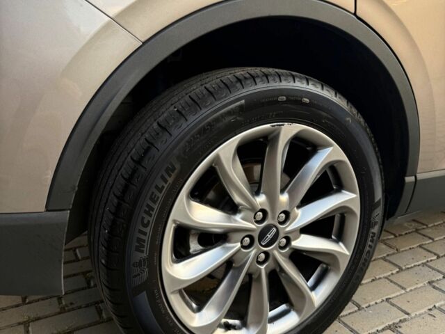 Бежевый Линкольн Corsair, объемом двигателя 2 л и пробегом 57 тыс. км за 25000 $, фото 6 на Automoto.ua