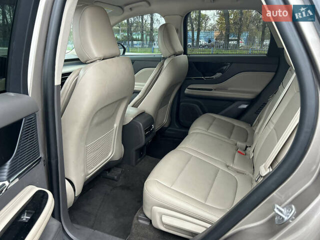 Бежевый Линкольн Corsair, объемом двигателя 2 л и пробегом 63 тыс. км за 25000 $, фото 18 на Automoto.ua