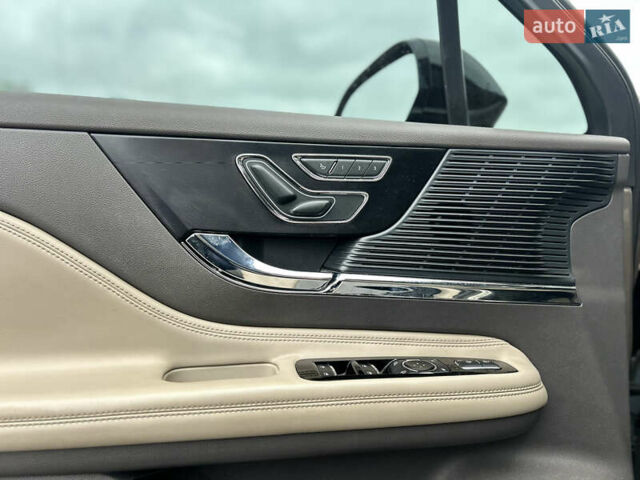 Бежевый Линкольн Corsair, объемом двигателя 2 л и пробегом 63 тыс. км за 25000 $, фото 15 на Automoto.ua