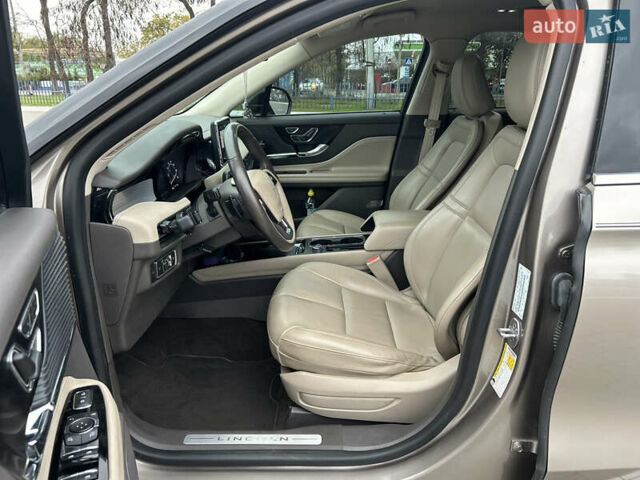 Бежевый Линкольн Corsair, объемом двигателя 2 л и пробегом 63 тыс. км за 25000 $, фото 20 на Automoto.ua