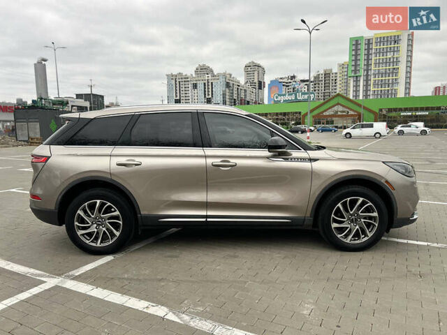 Бежевый Линкольн Corsair, объемом двигателя 2 л и пробегом 63 тыс. км за 25000 $, фото 4 на Automoto.ua