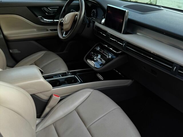 Бежевый Линкольн Corsair, объемом двигателя 2 л и пробегом 57 тыс. км за 25000 $, фото 12 на Automoto.ua