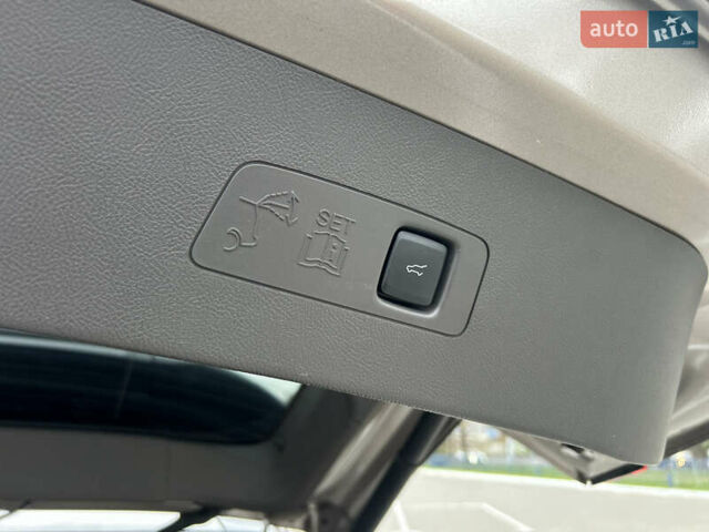 Бежевый Линкольн Corsair, объемом двигателя 2 л и пробегом 63 тыс. км за 25000 $, фото 21 на Automoto.ua