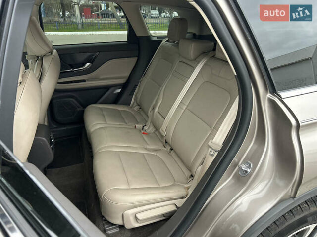 Бежевый Линкольн Corsair, объемом двигателя 2 л и пробегом 63 тыс. км за 25000 $, фото 19 на Automoto.ua