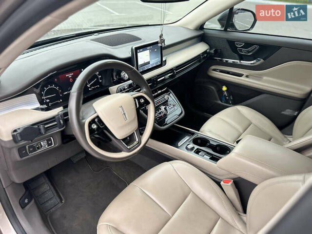 Бежевый Линкольн Corsair, объемом двигателя 2 л и пробегом 63 тыс. км за 25000 $, фото 8 на Automoto.ua