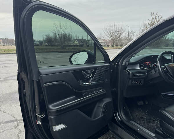 Черный Линкольн Corsair, объемом двигателя 2 л и пробегом 152 тыс. км за 20100 $, фото 17 на Automoto.ua