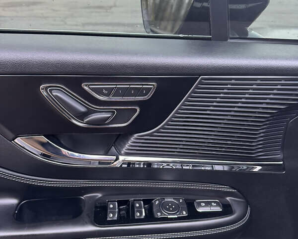 Черный Линкольн Corsair, объемом двигателя 2 л и пробегом 152 тыс. км за 20100 $, фото 22 на Automoto.ua