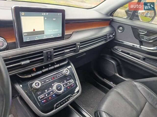 Черный Линкольн Corsair, объемом двигателя 2 л и пробегом 71 тыс. км за 22000 $, фото 15 на Automoto.ua