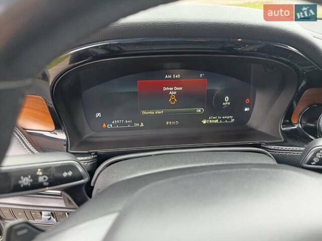 Черный Линкольн Corsair, объемом двигателя 2 л и пробегом 71 тыс. км за 22000 $, фото 14 на Automoto.ua