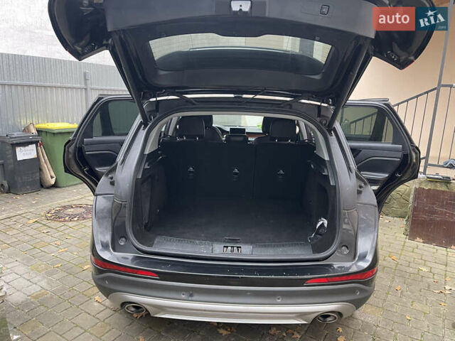 Черный Линкольн Corsair, объемом двигателя 2 л и пробегом 137 тыс. км за 17000 $, фото 1 на Automoto.ua