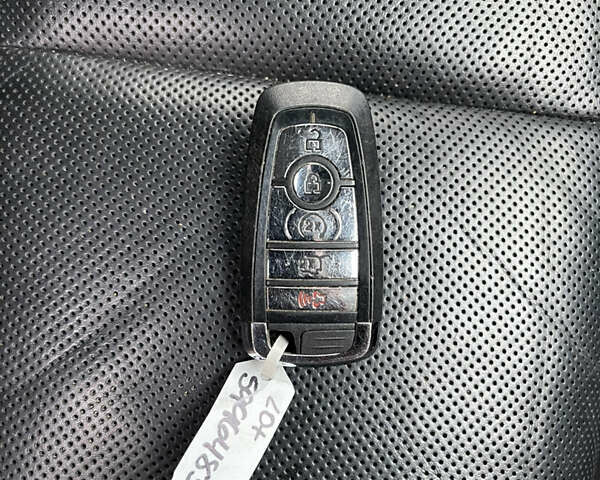 Черный Линкольн Corsair, объемом двигателя 2 л и пробегом 137 тыс. км за 17000 $, фото 25 на Automoto.ua