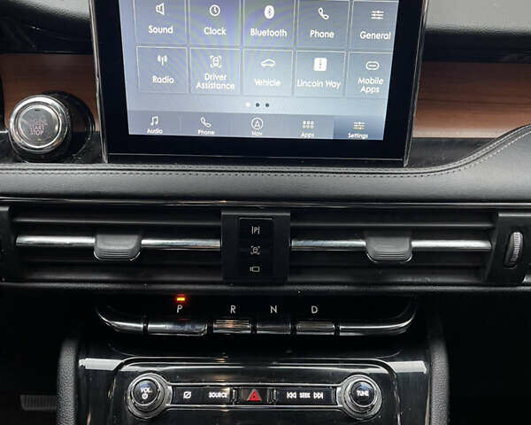 Черный Линкольн Corsair, объемом двигателя 2 л и пробегом 137 тыс. км за 17000 $, фото 18 на Automoto.ua