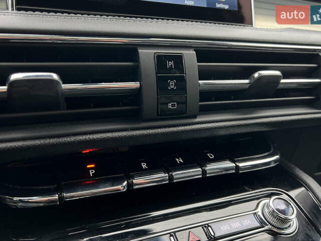 Чорний Лінкольн Corsair, об'ємом двигуна 2 л та пробігом 128 тис. км за 22900 $, фото 17 на Automoto.ua