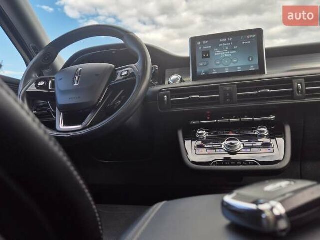 Черный Линкольн Corsair, объемом двигателя 2 л и пробегом 27 тыс. км за 24700 $, фото 14 на Automoto.ua