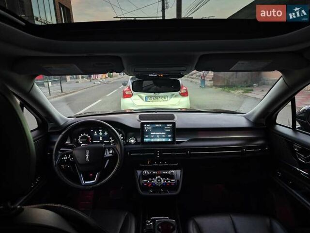 Черный Линкольн Corsair, объемом двигателя 2 л и пробегом 27 тыс. км за 24700 $, фото 23 на Automoto.ua