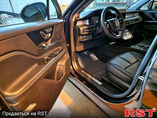 Черный Линкольн Corsair, объемом двигателя 2 л и пробегом 27 тыс. км за 23500 $, фото 7 на Automoto.ua