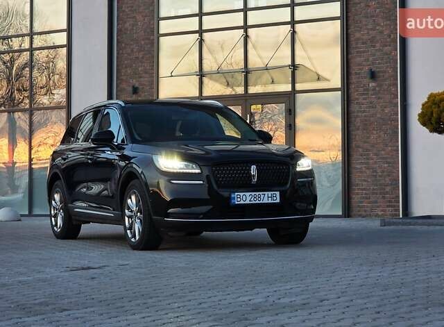 Черный Линкольн Corsair, объемом двигателя 2 л и пробегом 27 тыс. км за 24700 $, фото 5 на Automoto.ua