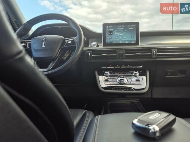 Черный Линкольн Corsair, объемом двигателя 2 л и пробегом 27 тыс. км за 24700 $, фото 16 на Automoto.ua