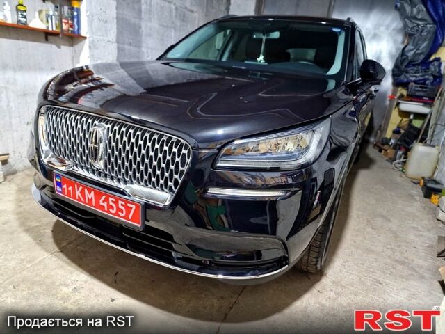 Черный Линкольн Corsair, объемом двигателя 2 л и пробегом 27 тыс. км за 23500 $, фото 4 на Automoto.ua