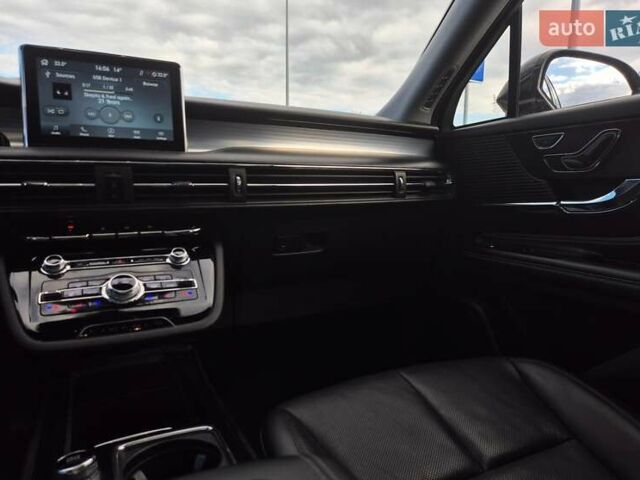 Черный Линкольн Corsair, объемом двигателя 2 л и пробегом 27 тыс. км за 24700 $, фото 15 на Automoto.ua