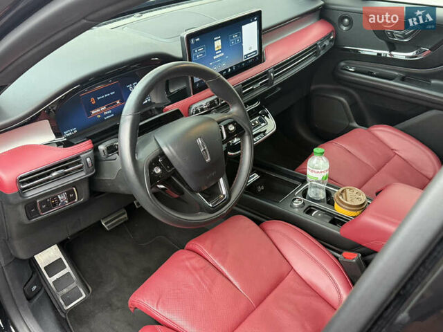 Черный Линкольн Corsair, объемом двигателя 2 л и пробегом 8 тыс. км за 36000 $, фото 5 на Automoto.ua