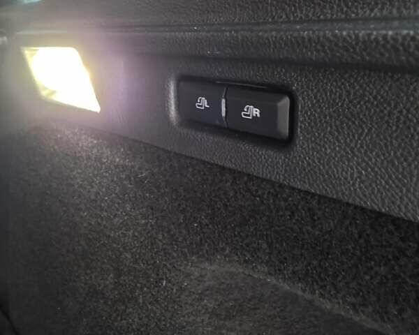 Черный Линкольн Corsair, объемом двигателя 2 л и пробегом 34 тыс. км за 30500 $, фото 34 на Automoto.ua