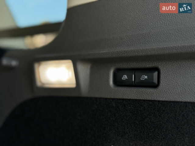 Черный Линкольн Corsair, объемом двигателя 2 л и пробегом 22 тыс. км за 31500 $, фото 55 на Automoto.ua