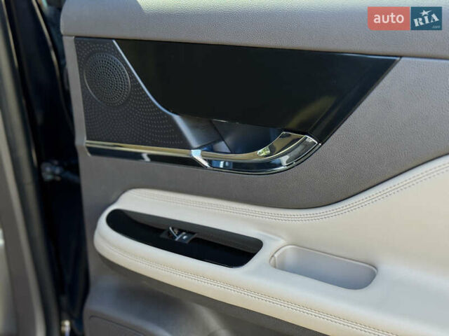 Черный Линкольн Corsair, объемом двигателя 2 л и пробегом 22 тыс. км за 31500 $, фото 36 на Automoto.ua