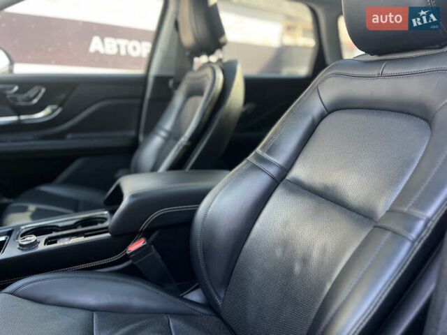 Красный Линкольн Corsair, объемом двигателя 2 л и пробегом 40 тыс. км за 29000 $, фото 12 на Automoto.ua