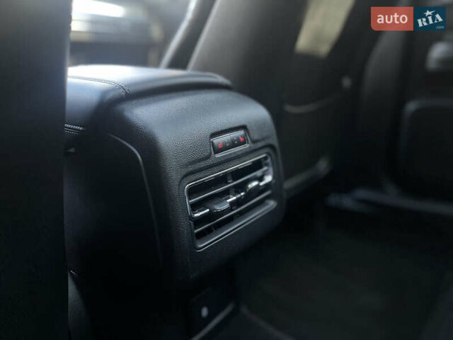 Красный Линкольн Corsair, объемом двигателя 2 л и пробегом 40 тыс. км за 29000 $, фото 24 на Automoto.ua