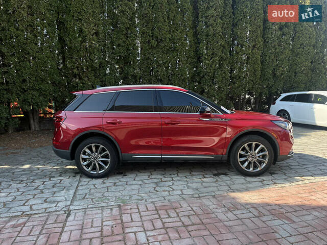 Красный Линкольн Corsair, объемом двигателя 2 л и пробегом 40 тыс. км за 29000 $, фото 2 на Automoto.ua