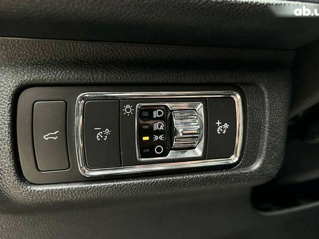 Линкольн Corsair, объемом двигателя 2 л и пробегом 128 тыс. км за 22900 $, фото 19 на Automoto.ua