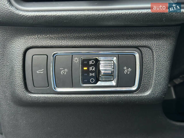 Линкольн Corsair, объемом двигателя 2 л и пробегом 27 тыс. км за 24800 $, фото 37 на Automoto.ua