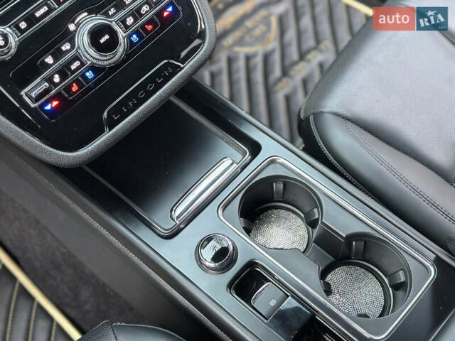 Линкольн Corsair, объемом двигателя 2 л и пробегом 27 тыс. км за 24800 $, фото 35 на Automoto.ua