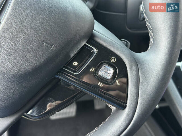 Линкольн Corsair, объемом двигателя 2 л и пробегом 27 тыс. км за 24800 $, фото 32 на Automoto.ua