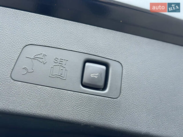 Линкольн Corsair, объемом двигателя 2 л и пробегом 27 тыс. км за 24800 $, фото 12 на Automoto.ua